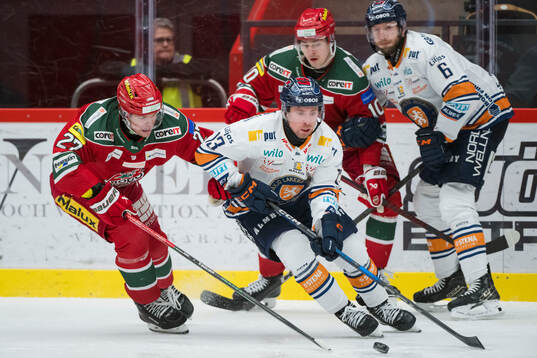 Växjös Dylan McLaughlin och Modos Mattias Norlinder