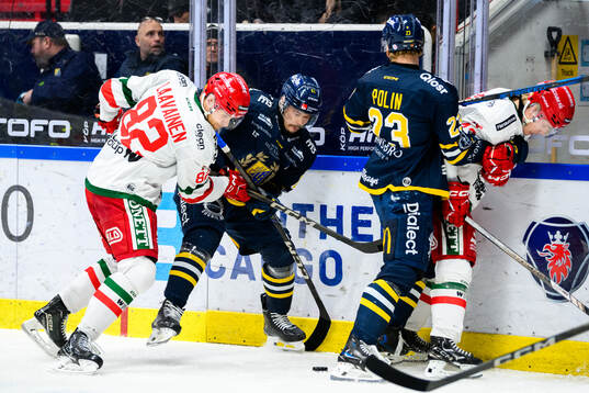 Moras Roope Laavainen och Södertäljes Miikka Pitkänen