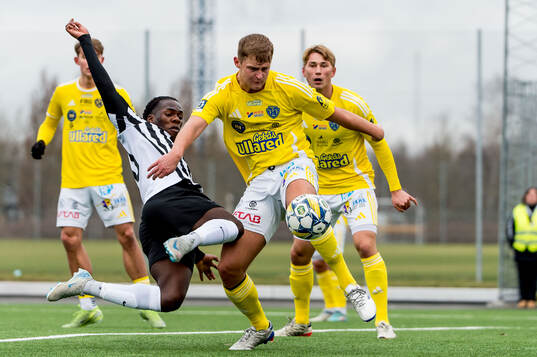 Landskronas Xavier Odhiambo och Falkenbergs Noel Hansson