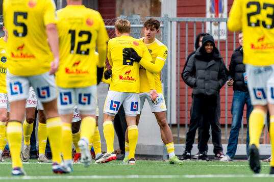 Falkenbergs Adam Ekenhard jublar