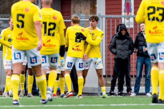 Falkenbergs Adam Ekenhard jublar