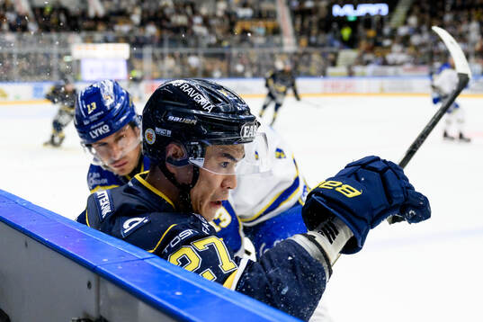 HV71s Jonathan Ang
