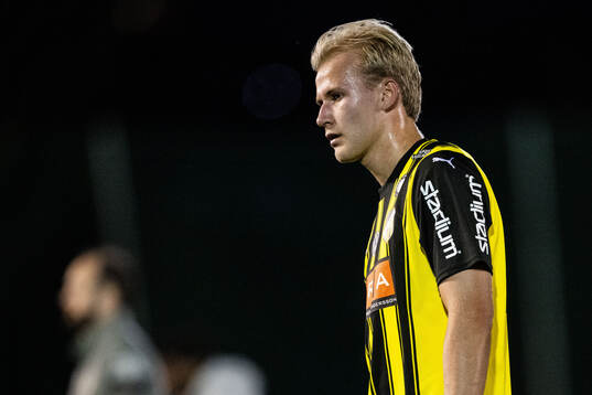 Harry Hilvenius of Häcken looks dejected