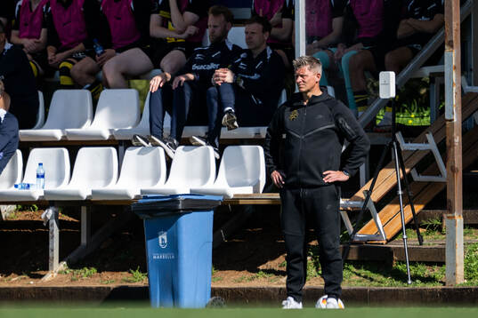 Head coach Mikkjal Thomassen of AIK