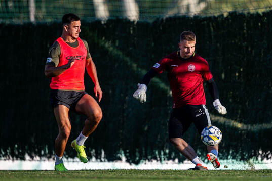 Hammarbys Jusef Erabi och målvakt Felix Jakobsson