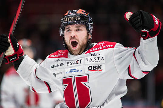 Örebros David Quenneville jublar