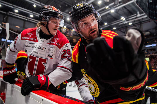 Örebros Milton Oscarson och Brynäs Simon Bertilsson