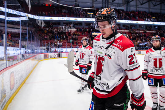 Örebros Peetro Seppälä deppar