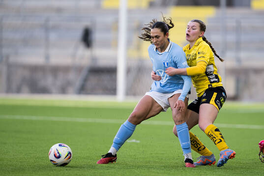 Malmö FFs Isabella D'Aquila och Elfsborgs Elin Flakberg