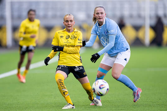 Elfsborgs Tea Skoglund och Malmö FFs Tuva Skoog