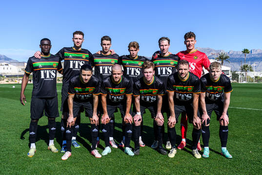 Starting eleven of GAIS
