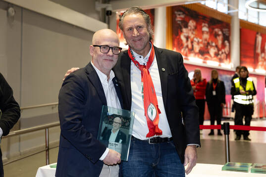 Speakern Niklas Brink och styrelseledamot Kurt Carlsson