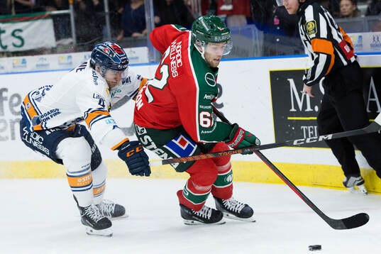Växjös Keegan Lowe och Frölundas Wiktor Nilsson