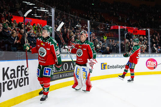 Frölundas Filip Cederqvist, målvakt Lars Johansson och