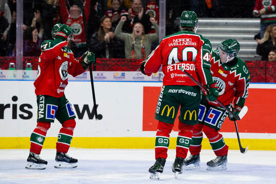 Frölundas Arttu Ruotsalainen jublar