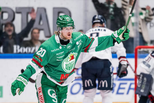 Rögles Joachim Blichfeld jublar