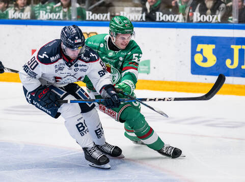 Linköpings Lance Bouma och Rögles Felix Nilsson