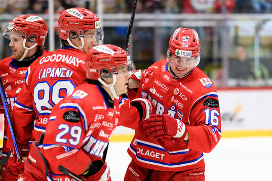 Timrås Lukas Pilö jublar