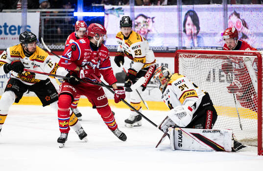 Luleås Eetu Koivistoinen och Timrås Emil Pettersson