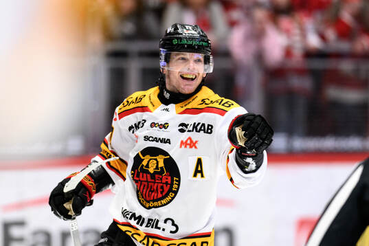 Luleås Brian O'neil jublar