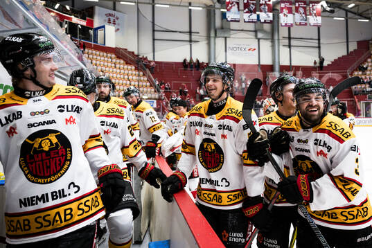 Luleås Frederic Allard och Markus Nurmi jublar
