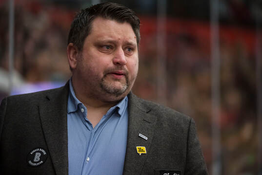 Modos tränare Mattias Karlin