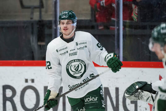 Färjestads Lucas Forsell innan ishockeymatchen i SHL