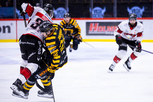 Malmö Redhawks Joona Ikonen och Skellefteås Jonathan