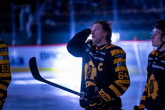 Skellefteås Jonathan Pudas innan ishockeymatchen i SHL