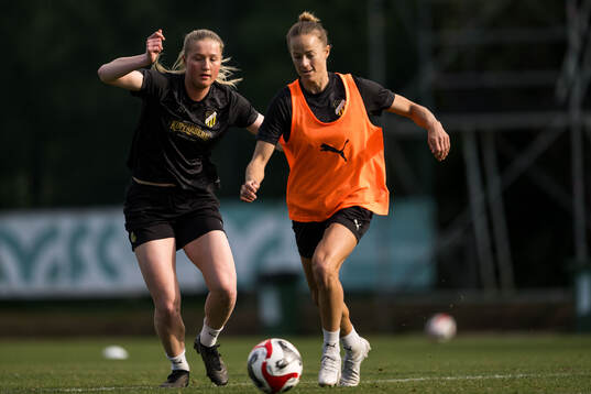 Häckens Alexandra Larsson och Aivi Luik