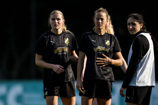 Häckens Emelie Byrnak och Aivi Luik