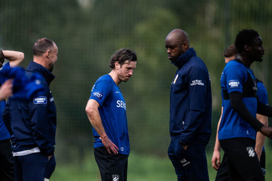 Gustav Svensson och fystränare Hakeem Araba