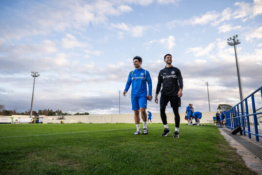 Mohammad Alsalkhadi och målvakt David Mikhail