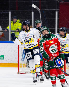 HV71s Elin Svensson jublar