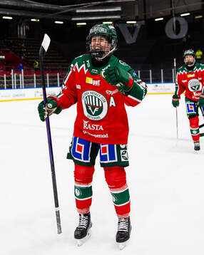 Frölundas Michelle Karvinen jublar