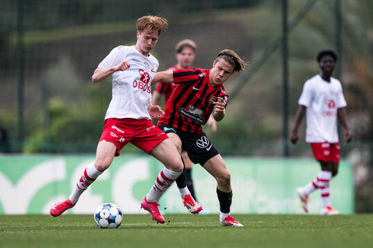 Jarle Petzold of Fredrikstad and Love Arrhov of