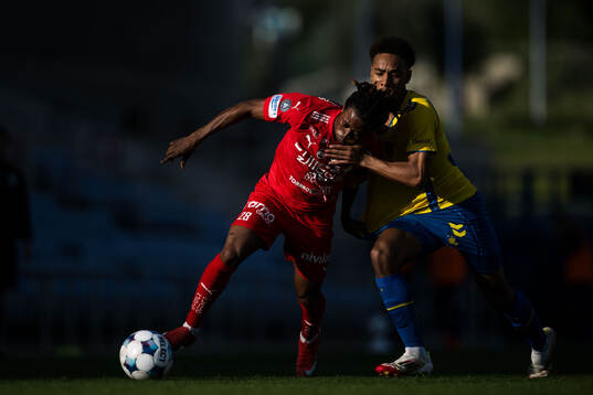 Frank Junior Adjei of Värnamo and Noah Nartey of Brøndby