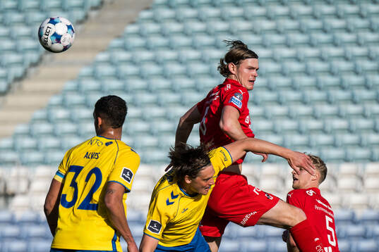 Rasmus Lauridsen of Brøndby and Hugo Andersson of Värnamo