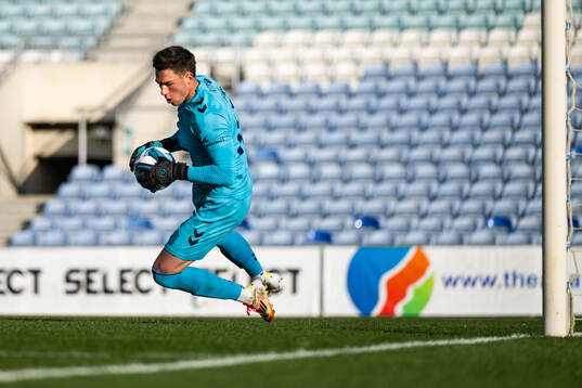 Goalkeeper Gavin Beavers of Brøndby