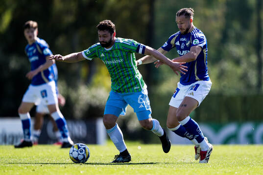 Joao Paulo of Seattle Sounders FC and Kevin Höög Jansson