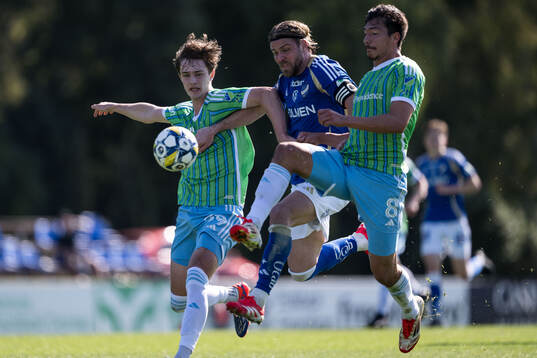 Joshua Atencio of Seattle Sounders FC and Christoffer Nyman