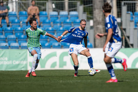 Joshua Atencio of Seattle Sounders FC and Kevin Höög