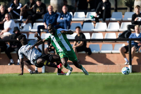 Yeimar of Seattle Sounders FC and Adam Akimey of Hammarby