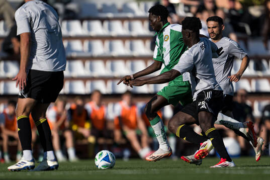 Raymond Dwomoh of Hammarby and Yeimar of Seattle Sounders FC