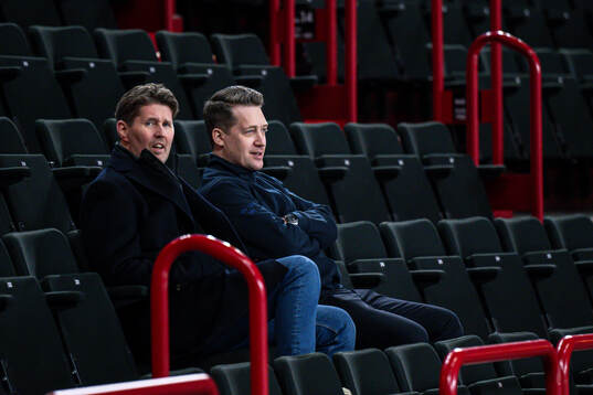 Assistant coach Stefan Klockare and head coach Sam Hallam