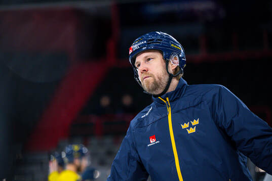 Assistant coach Nicklas Grossman of the Swedish national