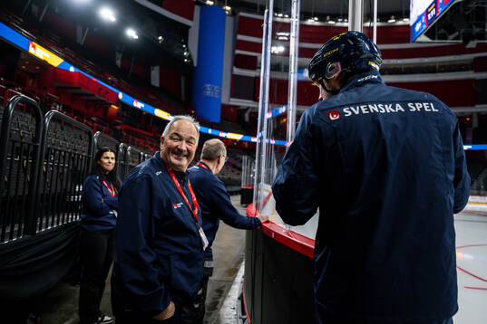 Anders "Pudding" Weiderstål of the Swedish national ice