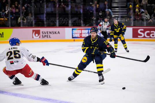 Oscar Lindberg of Sweden