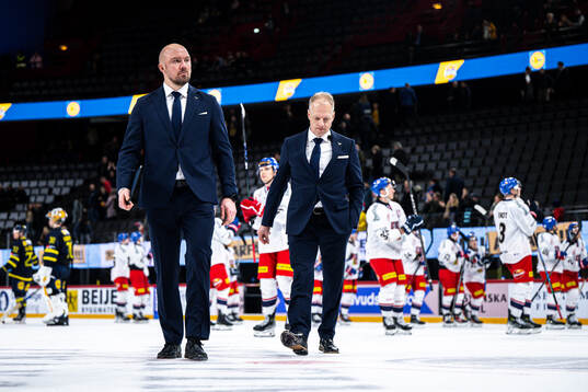 Head coach Magnus Hävelid of Sweden
