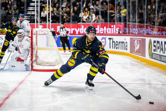 Oscar Lindberg of Sweden